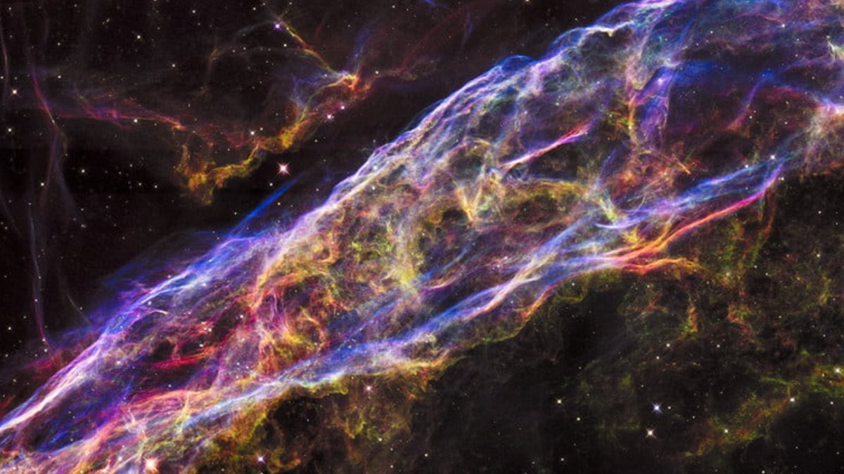 Hubble Uzay Teleskobu, yıldız patlamasıyla oluşan bulutsuyu görüntüledi