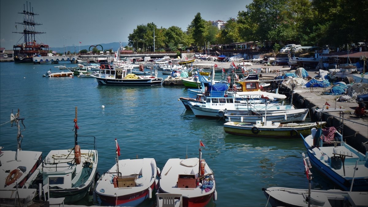 Batı Karadeniz'de balıkçılar, sezonu bekliyor
