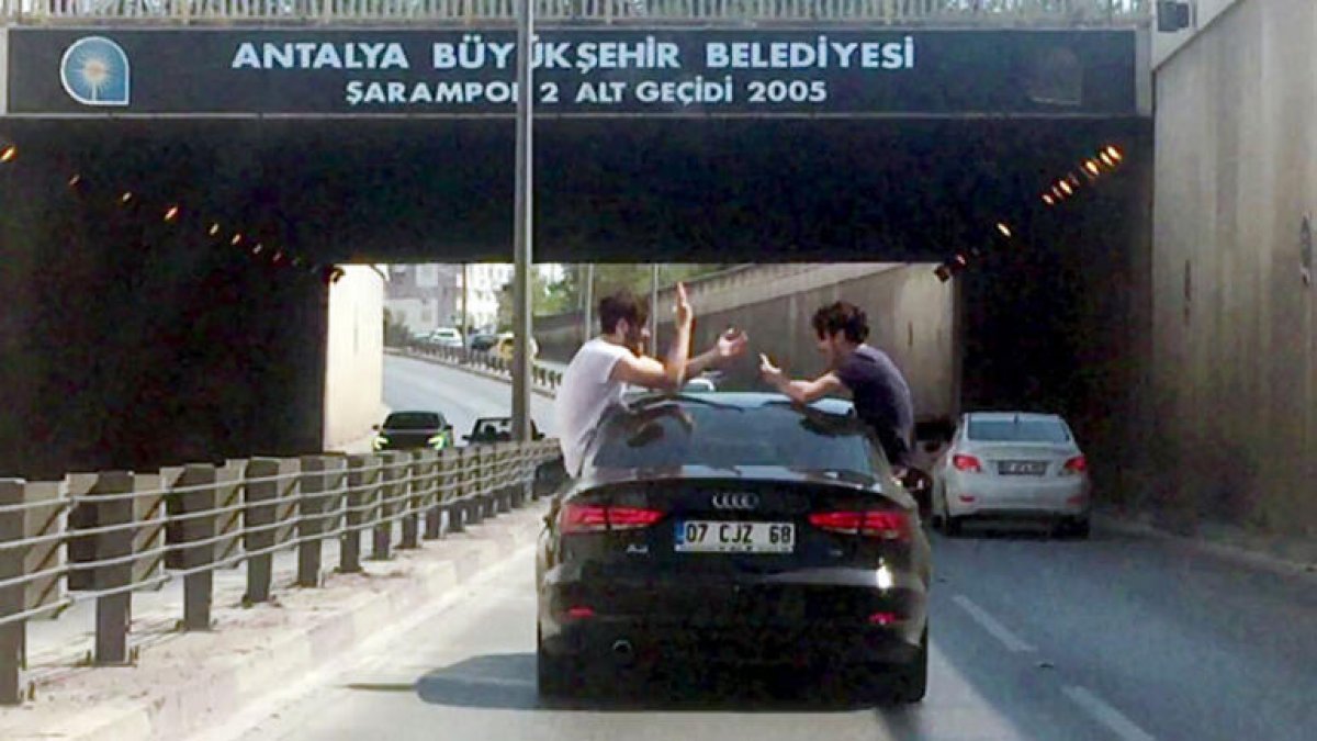 Antalya'da pes dedirten trafik magandaları kamerada