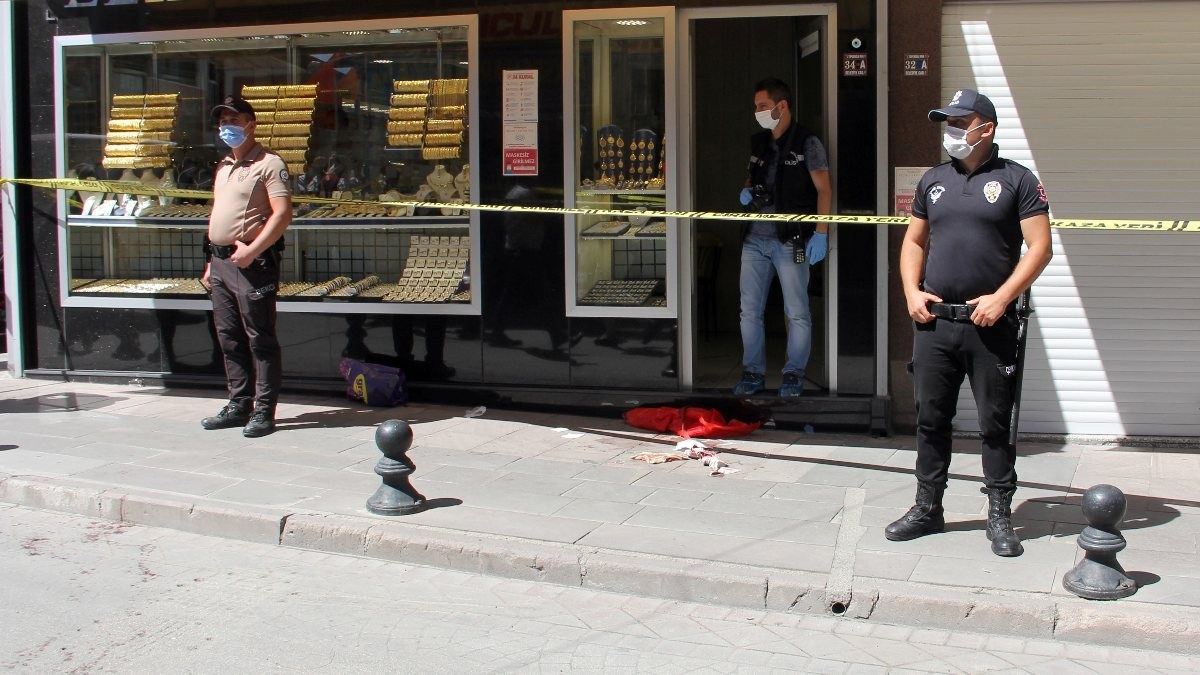 Kastamonu'da kuyumcu, silahlı saldırıya uğradı