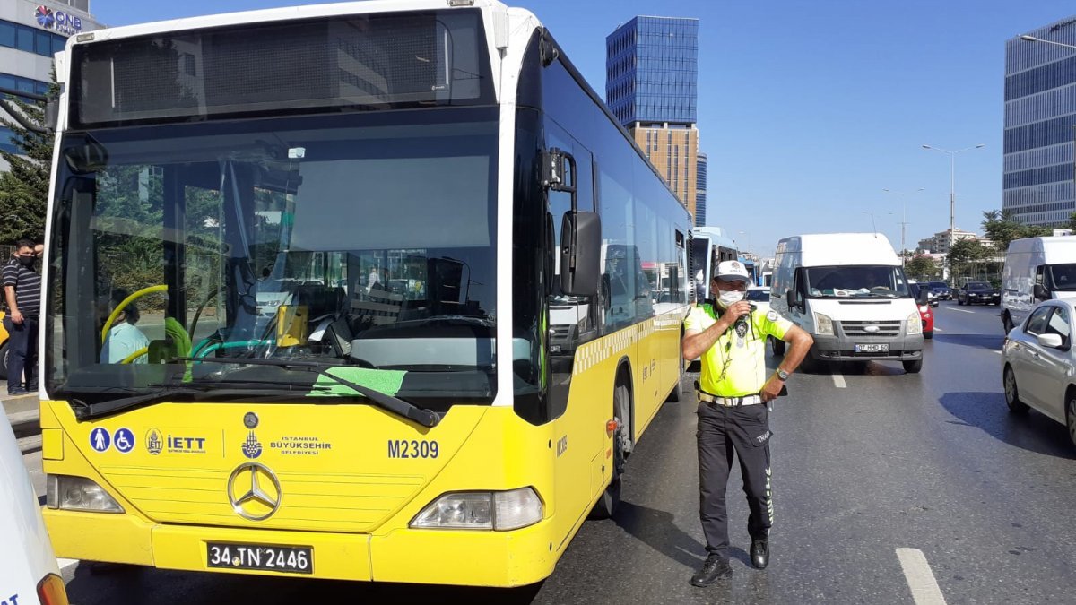 İstanbul’da İETT otobüsü ile yolcu minibüsü çarpıştı: 4 yaralı