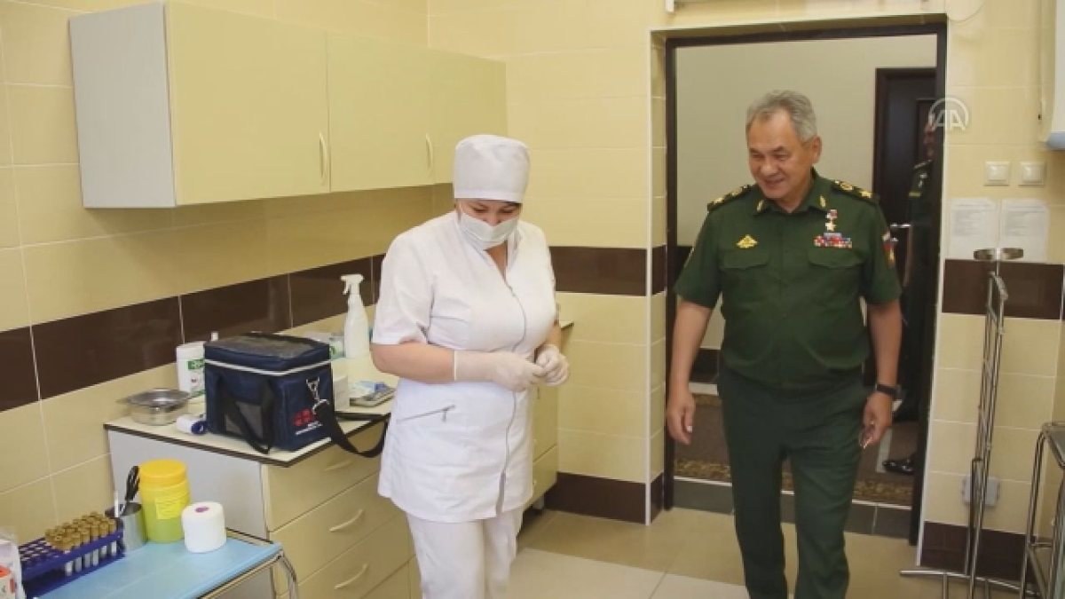 Rusya Savunma Bakanı Sergey Şoygu korona aşısı oldu