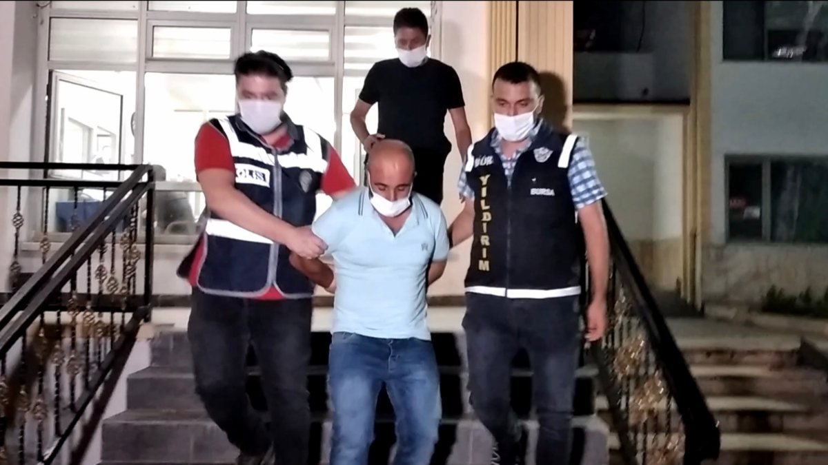Bursa'da Kıskançlık krizine giren kişi eşini bıçakladı