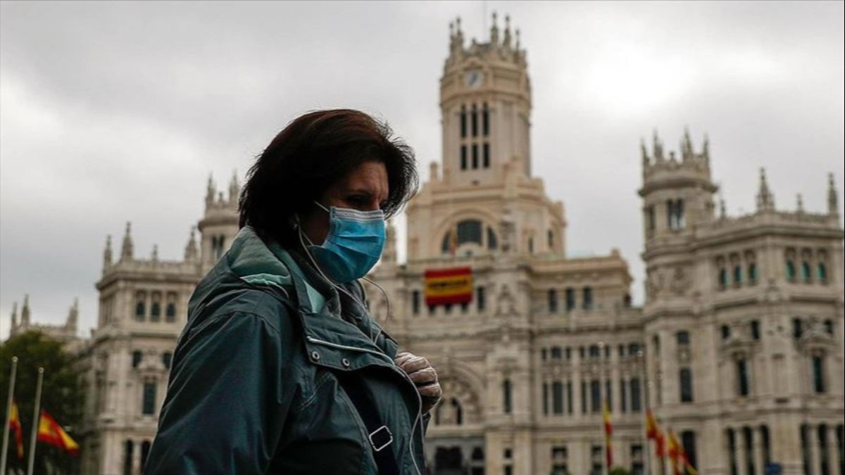 İspanya'da son 3 günde 26 bin 560 yeni koronavirüs vakası tespit edildi