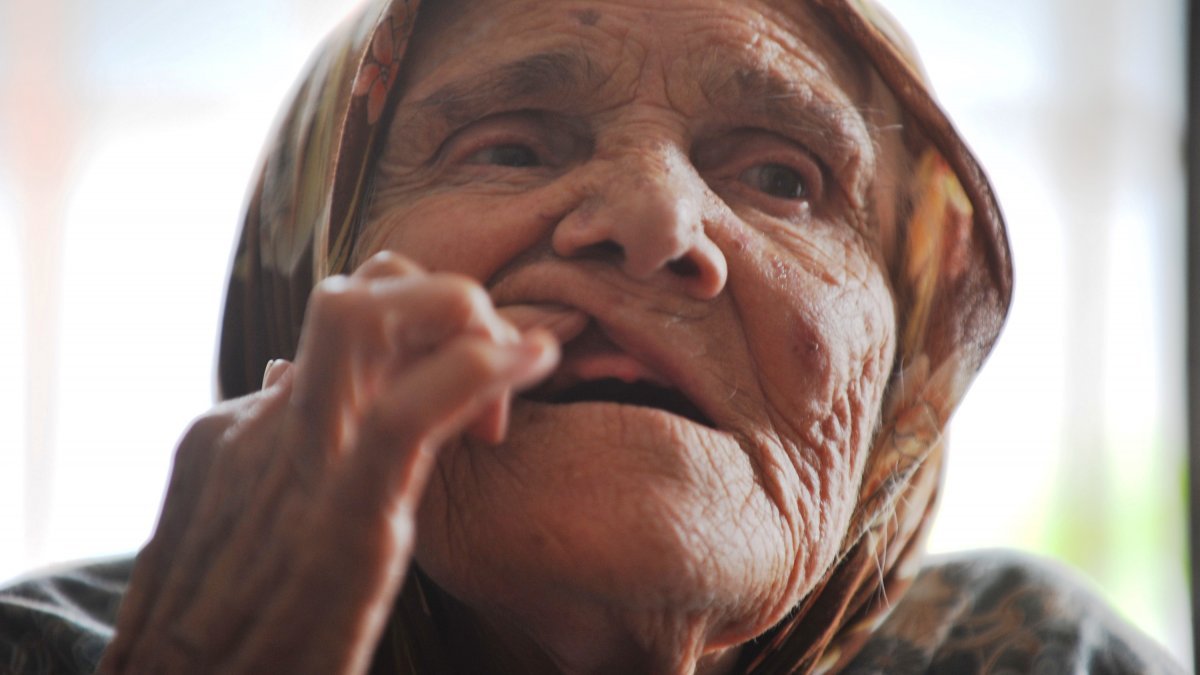 Bursa'da yaşlı kadının altın dişleri çalındı