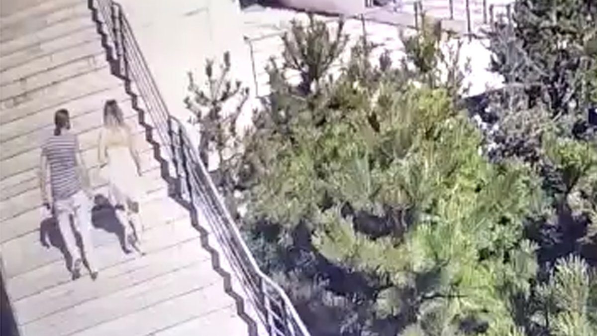 Bahçelievler'de kafasına rezidanstan cam düşen adam öldü