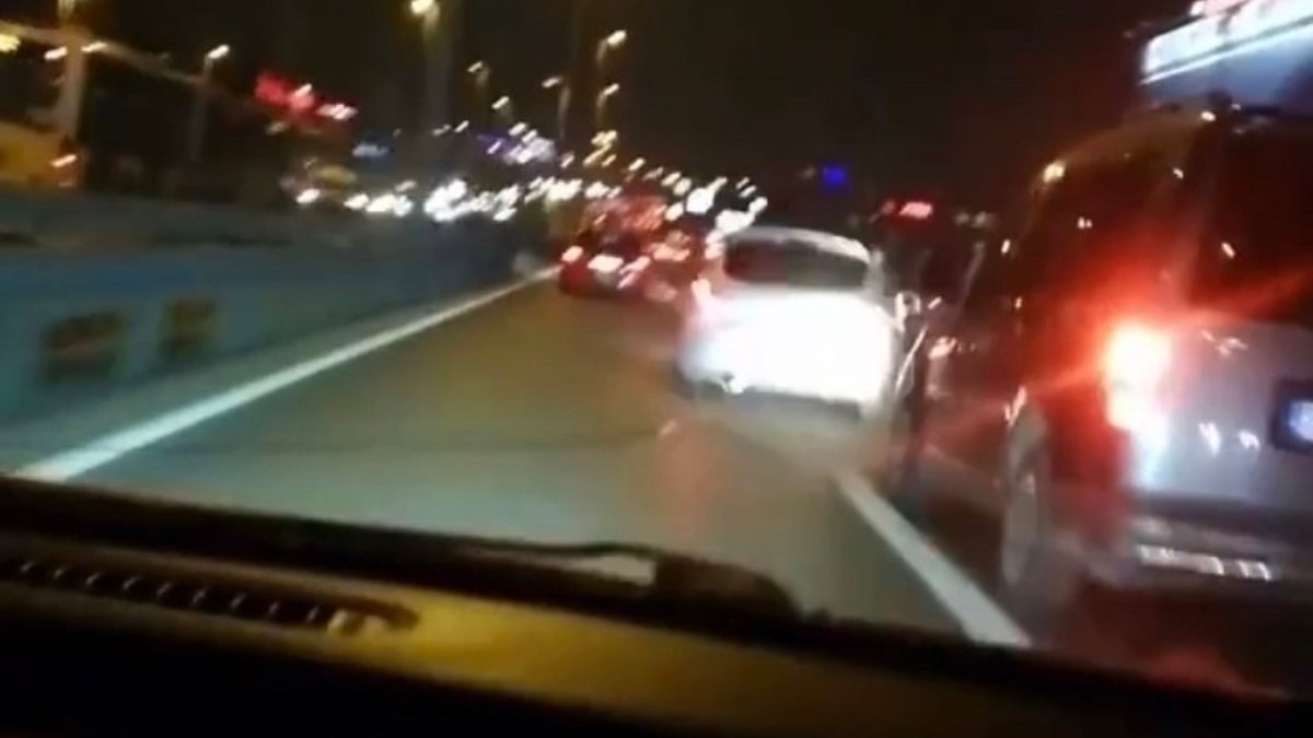 İstanbul'da makas atan magandalar, trafiği tehlikeye düşürdü