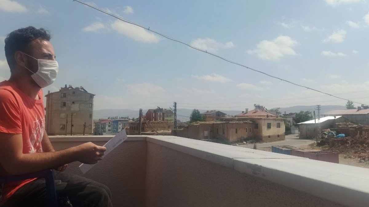 Sivas'ta karantinadaki genç, ambulans gelmeyince KPSS'ye giremedi