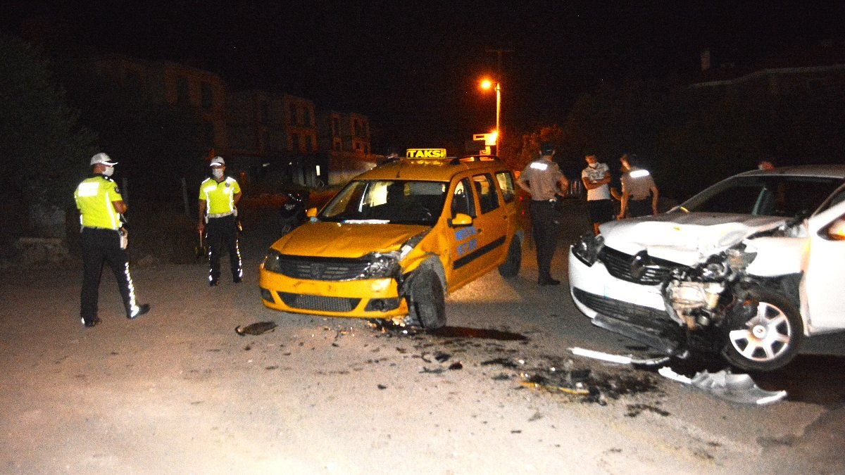 Balıkesir'de alkollü sürücü kaza yapıp olay yerinden kaçtı