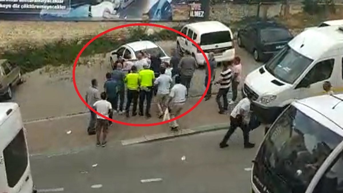Bursa’da kaza sonra anlaşamayan sürücüler birbirine girdi