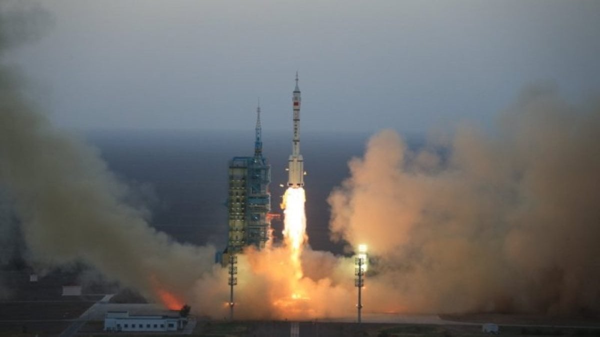 Çin'in gizemli uzay aracı, 2 gün yörüngede kaldıktan sonra Dünya'ya döndü