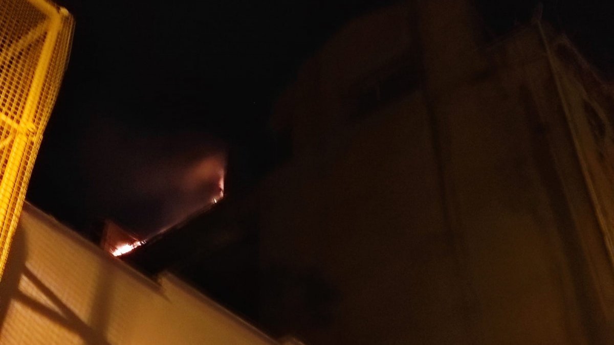 İstanbul’da daha önce 4 kişinin öldüğü binada yine yangın çıktı