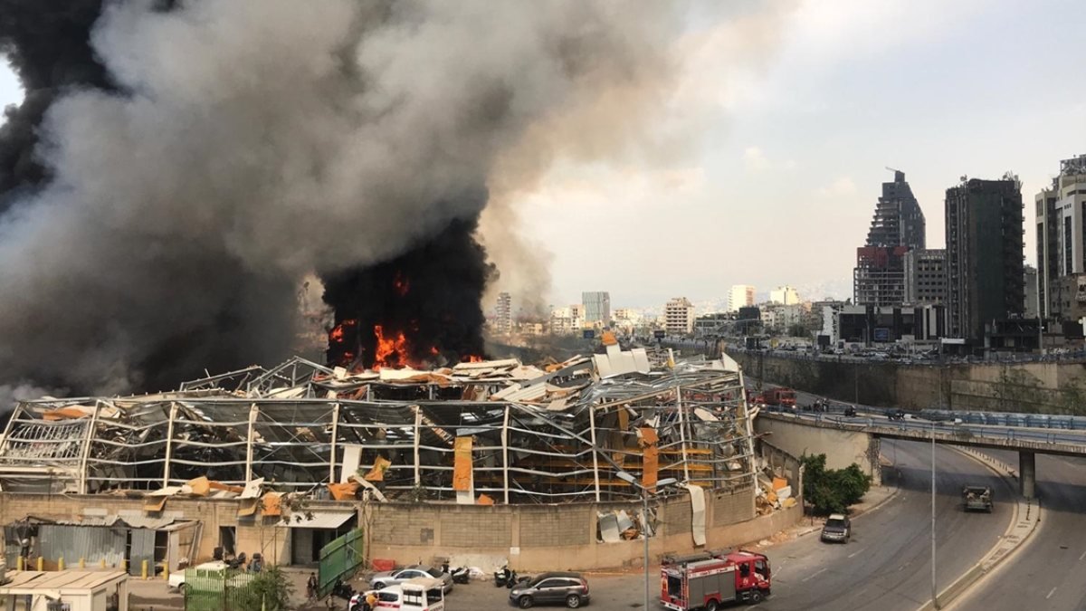 Lübnan'ın Beyrut Limanı’nda yangın