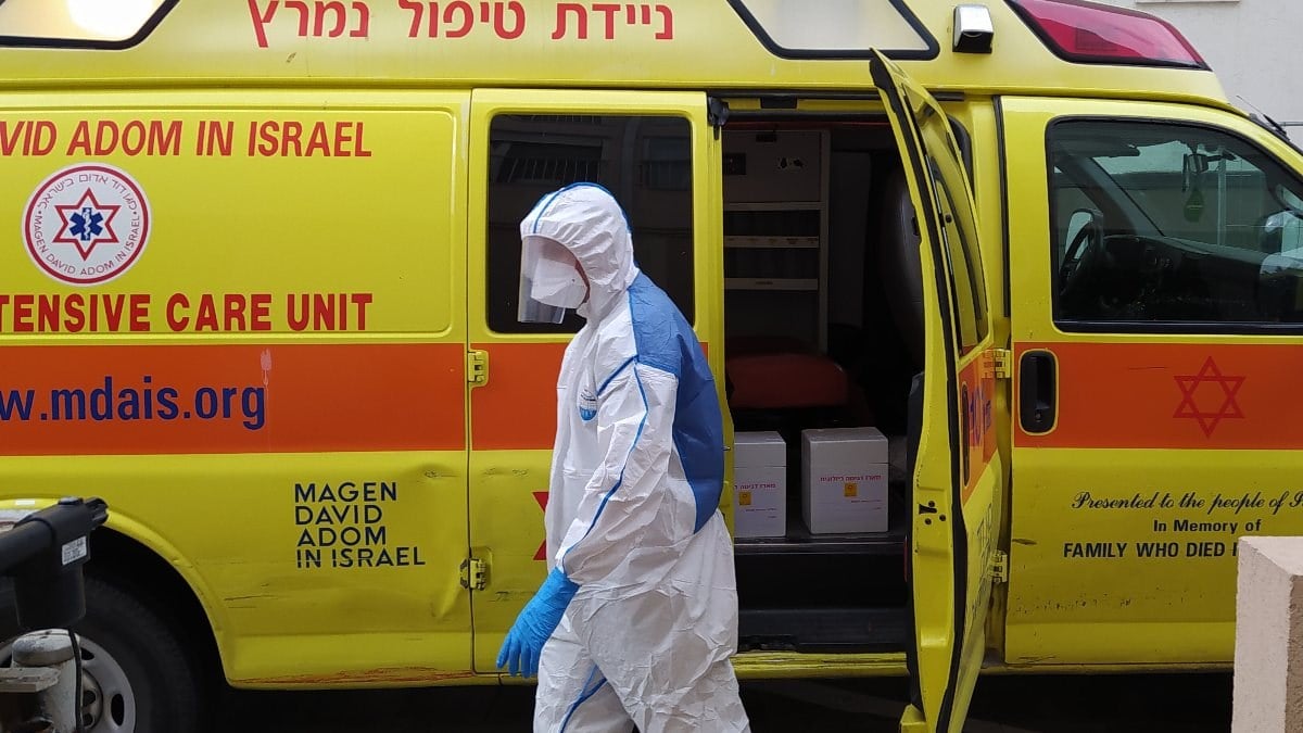 İsrail'de günlük koronavirüs vaka sayısı 4 bini geçti