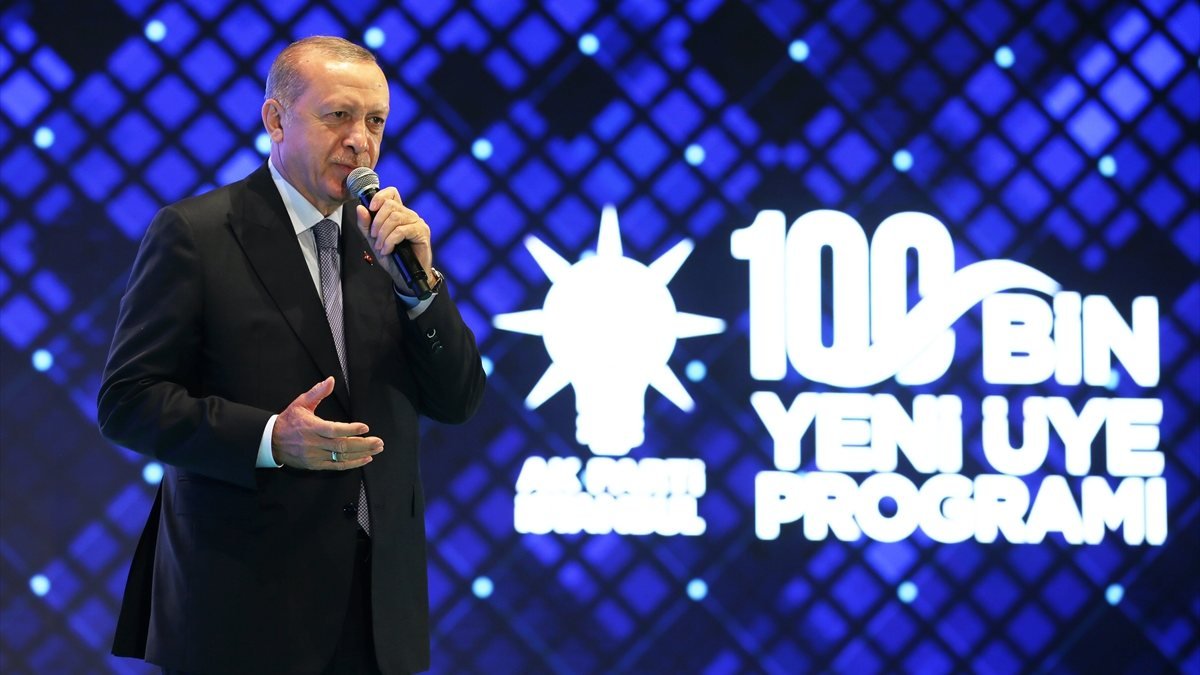 Cumhurbaşkanı Erdoğan, AK Parti İstanbul 100 Bin Yeni Üye Programı'nda