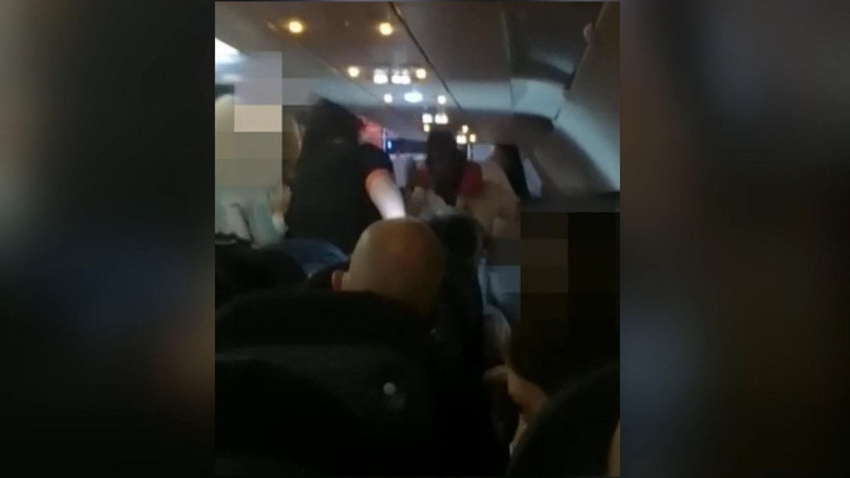 Londra’dan Türkiye’ye gelen uçakta ırkçılık kavgası