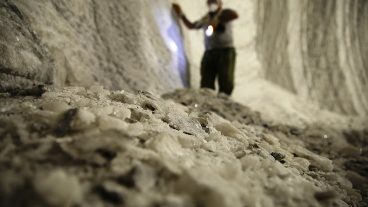 Nevşehir'de 800 yıllık tuz madeni halen işleniyor