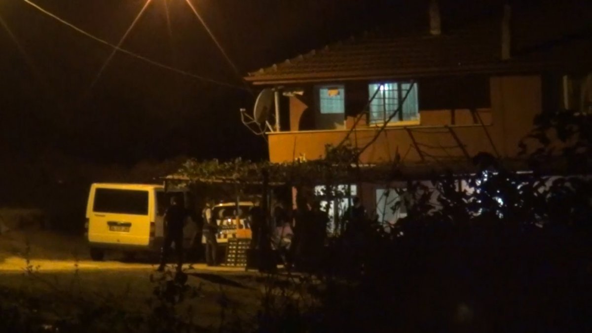 Zonguldak'ta üzerine dolap devrilen minik Ebrar kurtarılamadı