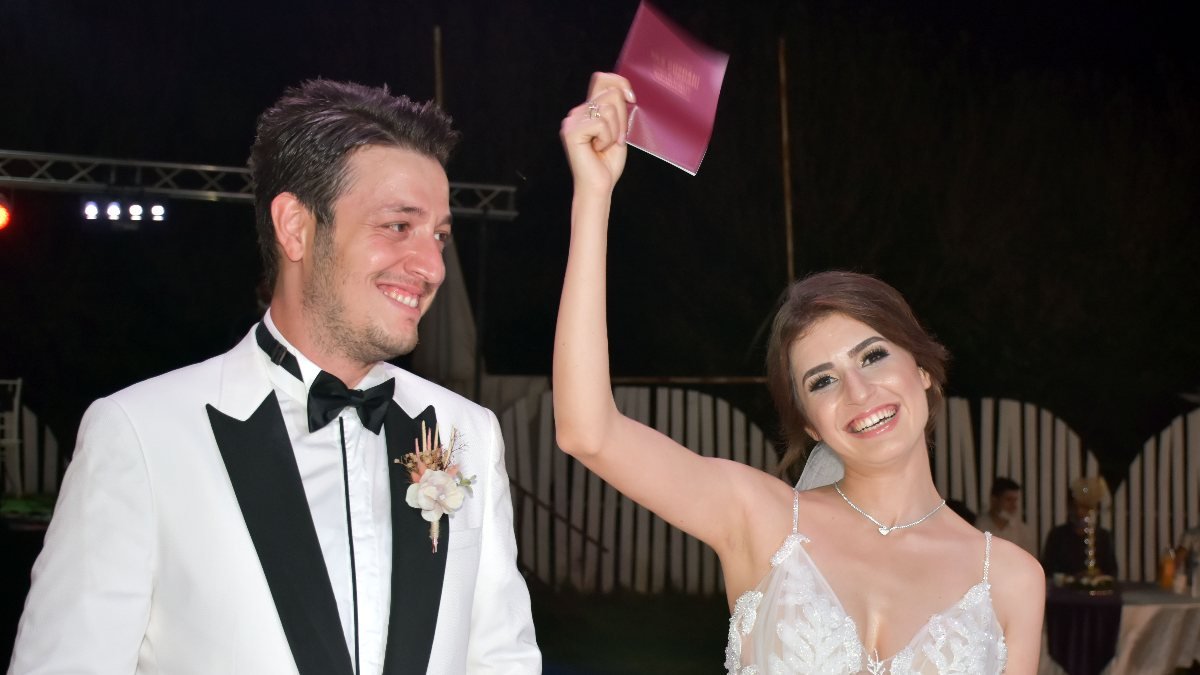 Adana'daki nikah sırasında Müslüm Gürses şarkısı çalındı
