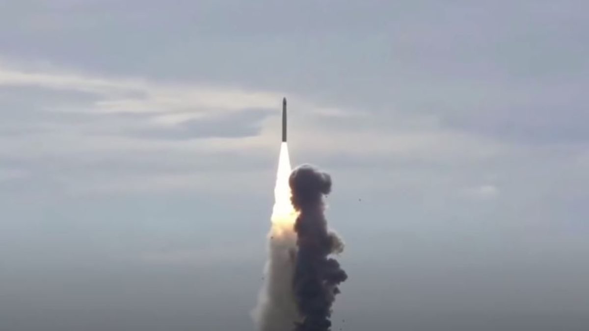Çin, 9 uydusunu tek bir roketle uzaya gönderdi