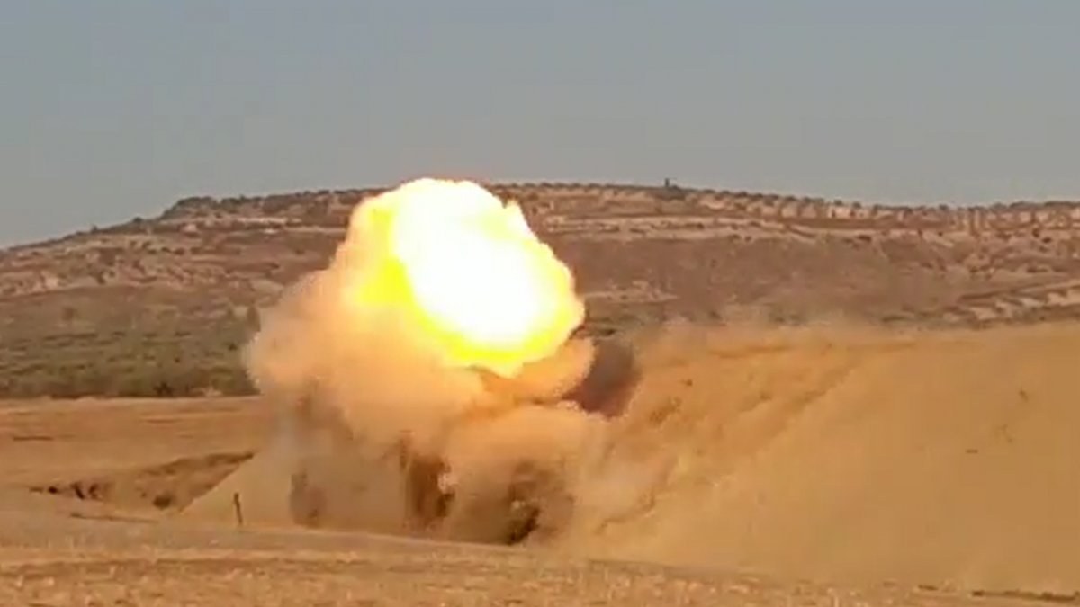 Afrin’de 75 kilo patlayıcı yüklü araç imha edildi