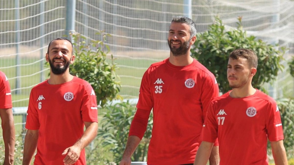 Beşiktaş, Antalyaspor'un yeniden test yaptırmasını istiyor