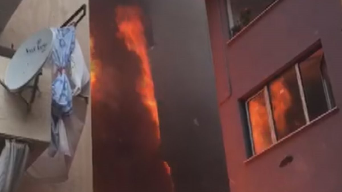 Eyüpsultan'da 5 katlı binada yangın çıktı