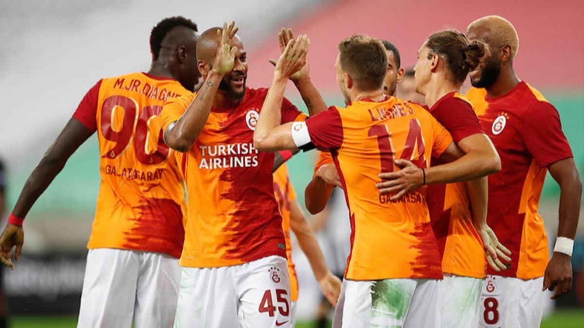 Galatasaray-Hajduk Split maçının ilk 11'leri