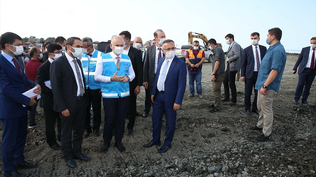 Ulaştırma Bakanı Adil Karaismailoğlu, Rize-Artvin Havalimanı inşaatını inceledi