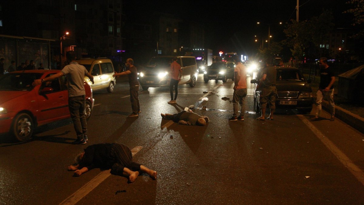 Bursa'da otomobil ile çarpışan motosikletteki çifti ölüm ayırdı