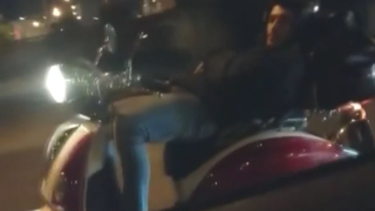 Bursa'da, motosikletini yatarak kullanan sürücüye 1360 lira ceza