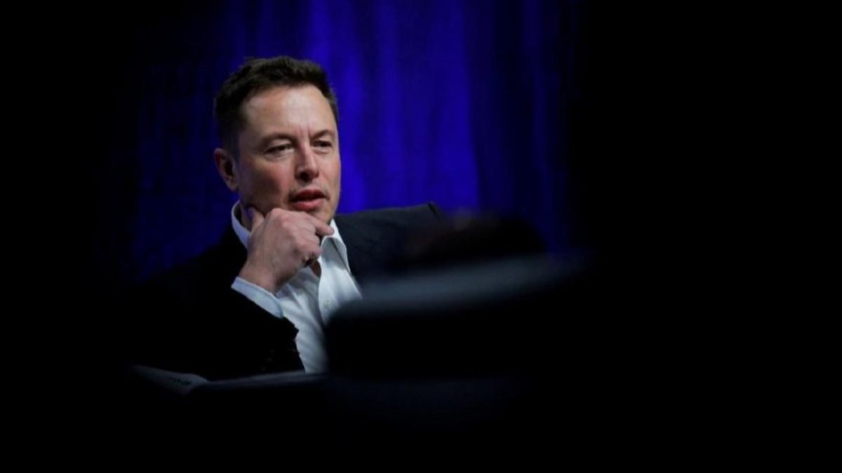 Elon Musk'tan Bill Gates'e: Taş kafalı