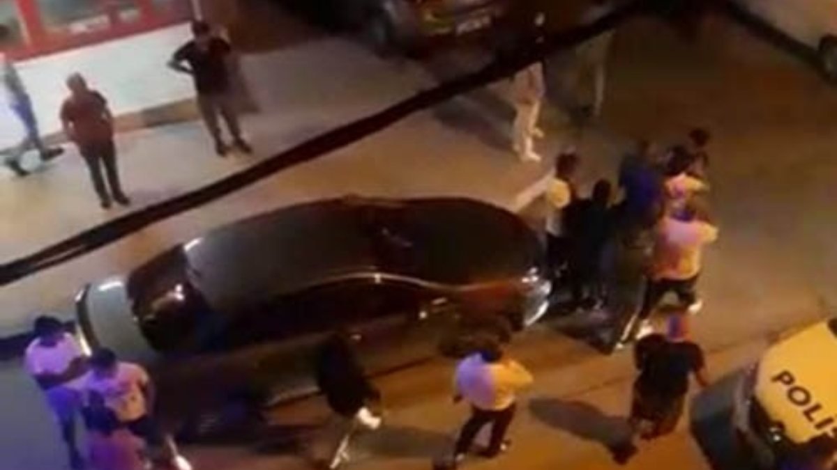 Arnavutköy'de iki grup arasında kavga