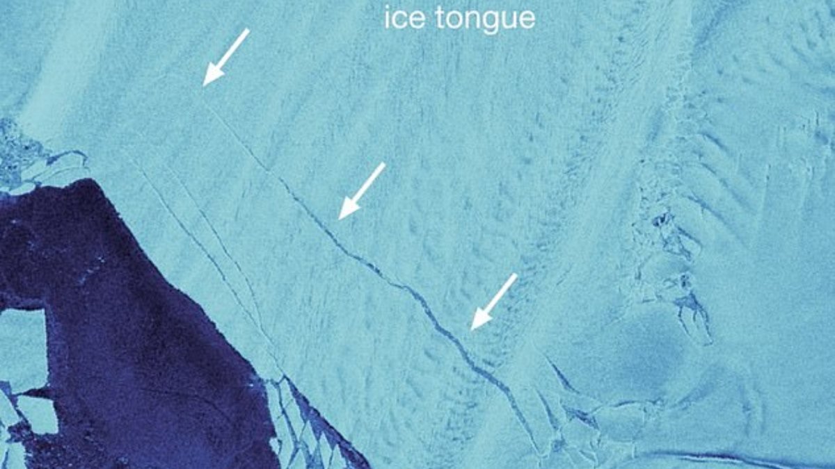 Antarktika'daki kırılmalar uydudan görüntülendi