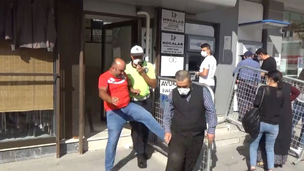 Aksaray'da intihar girişimini izleyen vatandaşa saldırdı