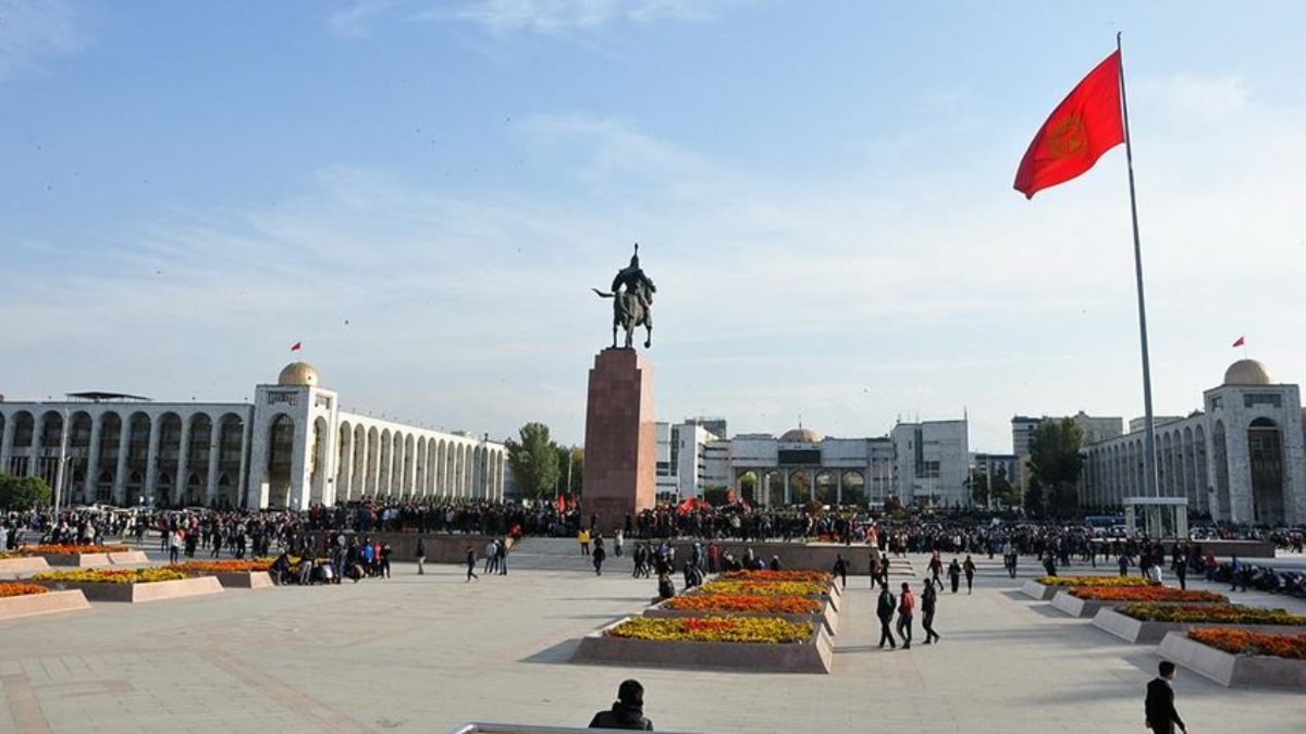 Kırgızistan'da parlamento seçimleri iptal edildi