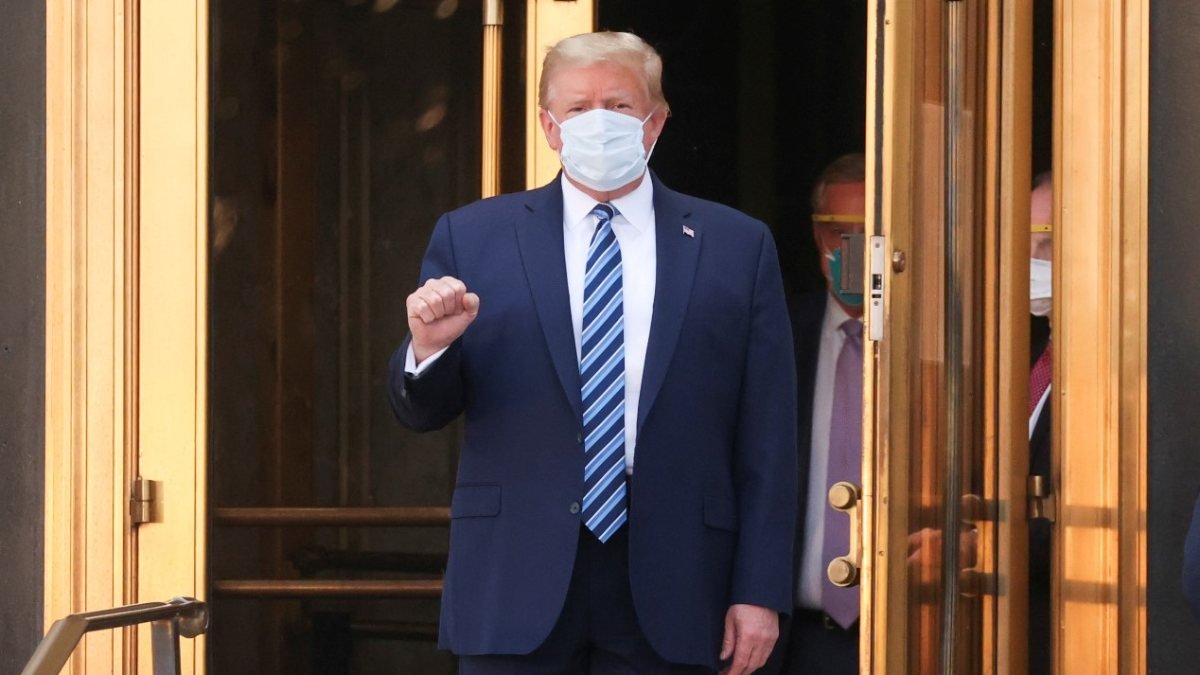Trump, tedavi gördüğü hastaneden taburcu oldu