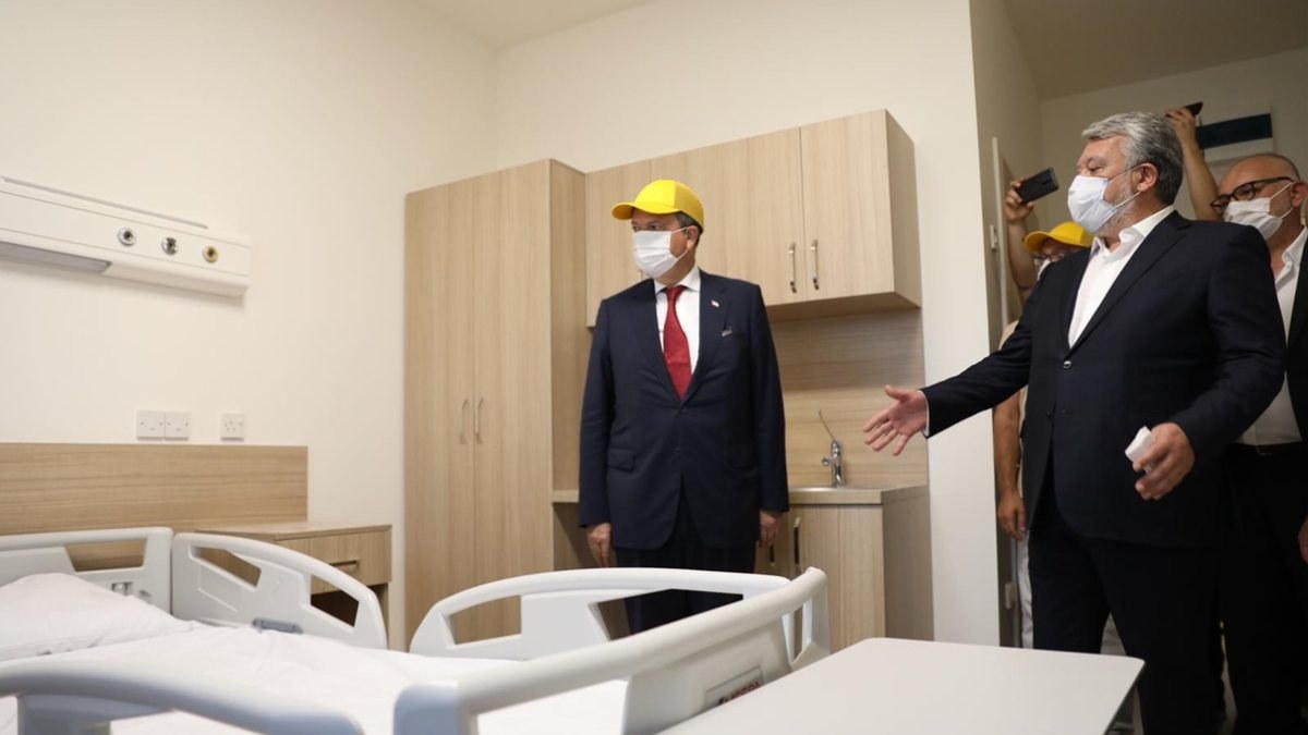 KKTC Başbakanı Ersin Tatar, Acil Durum Hastanesi'ni inceledi