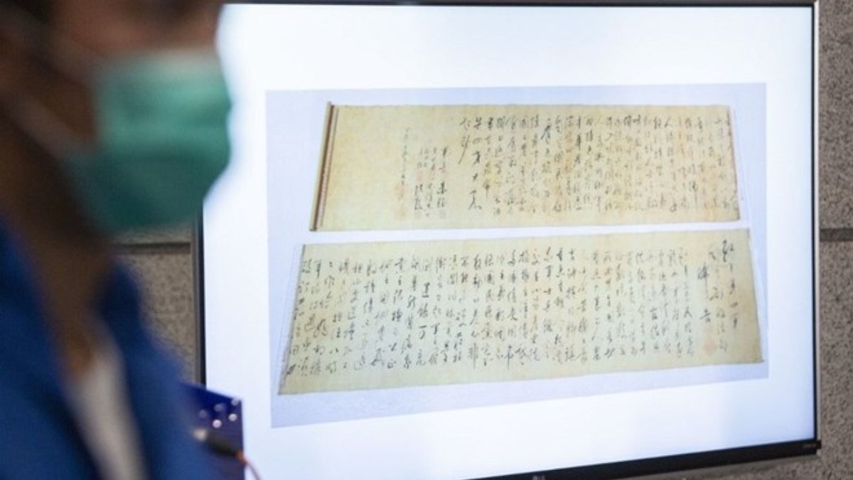 Çin'de hırsızlar Mao Zedong'un yazdığı parşömeni sattılar
