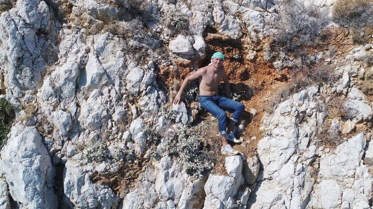Antalya'da Ukraynalı turist, kayalıklarda mahsur kaldı: 6 saatte kurtarıldı