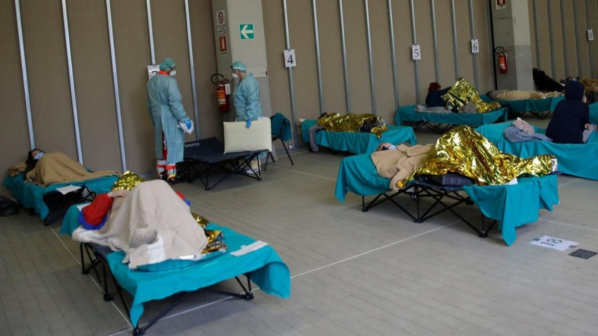 İtalya'da koronavirüs vaka artışları devam ediyor