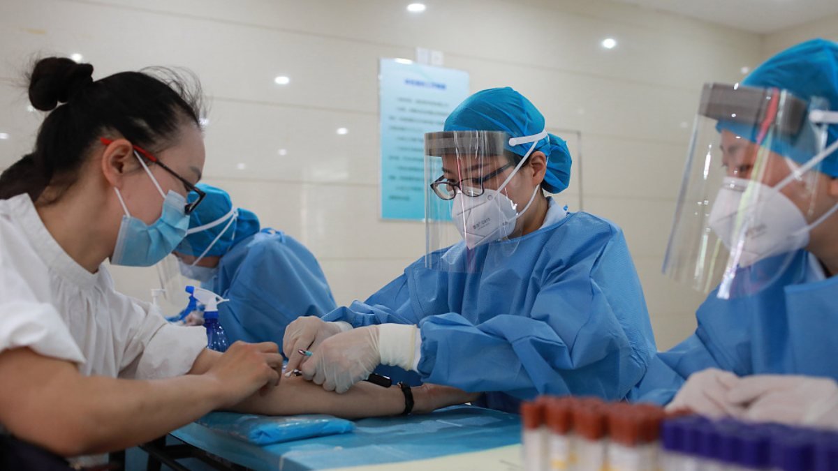 Çin'de 9 milyon kişiye koronavirüs testi yapılacak