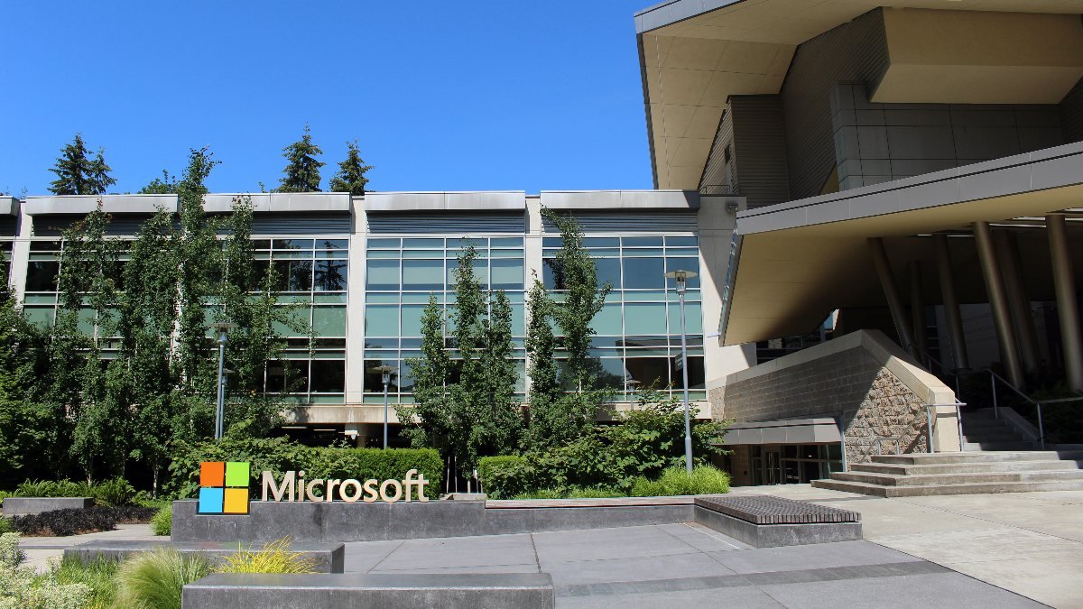 Microsoft, uzaktan çalışmayı kalıcı hale getirdiğini duyurdu