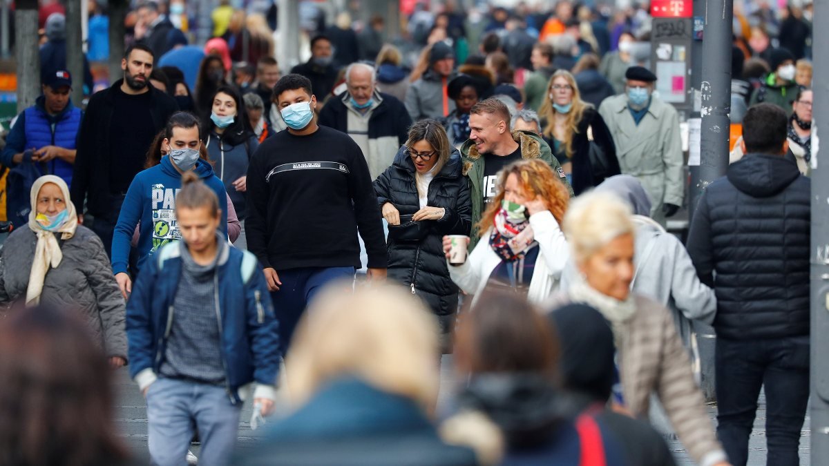 Almanya'da 6 bin 638 kişi daha koronavirüse yakalandı