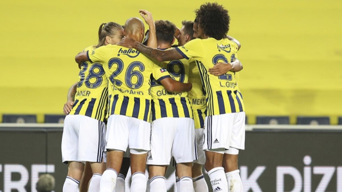 Göztepe-Fenerbahçe maçının 11'leri