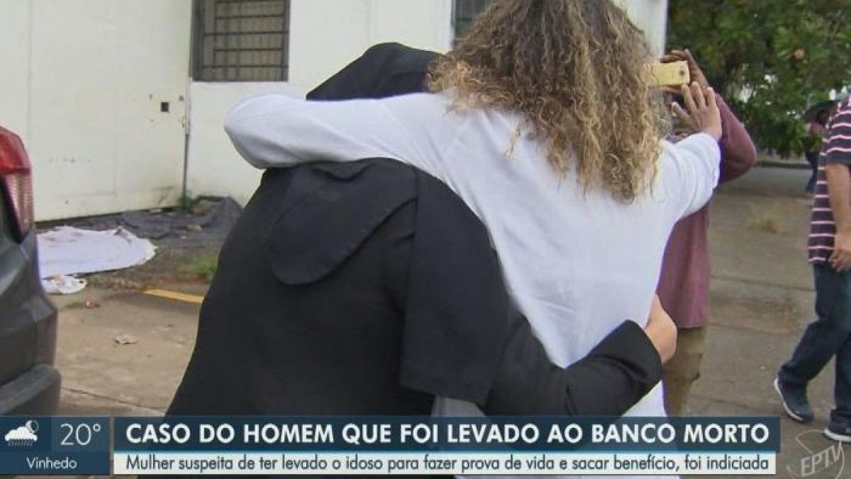Brezilya'da ölen kişiyi aylığını çekebilmek için bankaya götürdü
