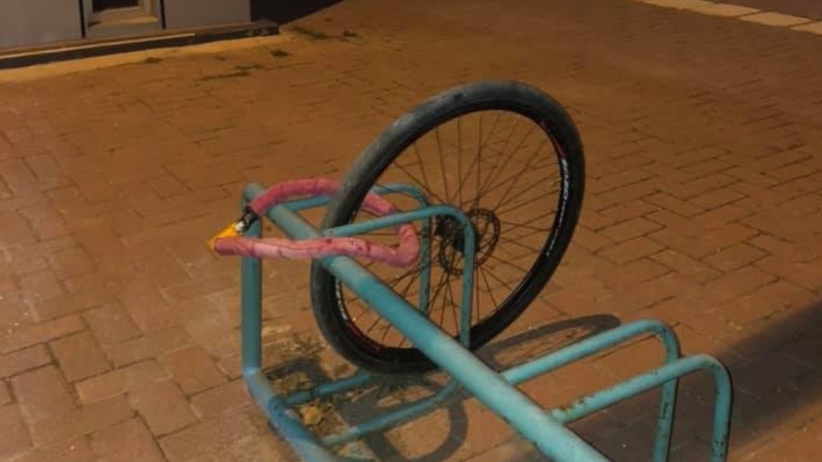 Bursa'da bisikletten geriye sadece tekeri kaldı
