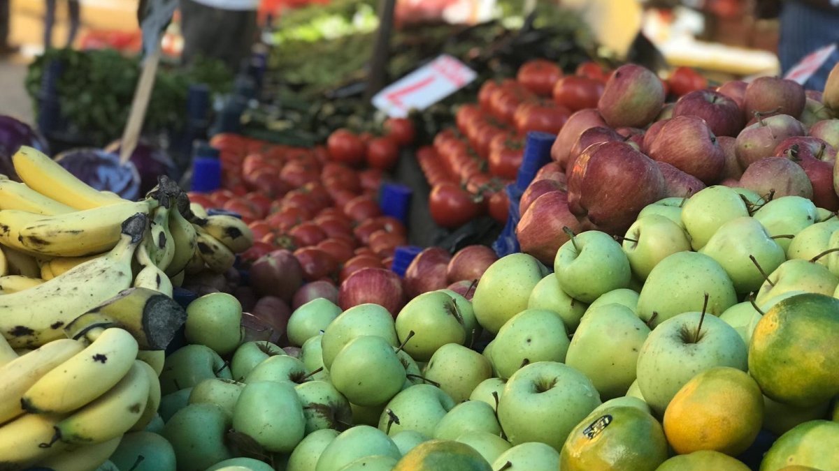 Kış meyveleri pazarlarda sezona pahalı başladı