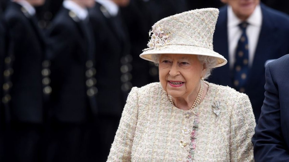 Kraliçe Elizabeth, yatılı temizlik personeli arıyor