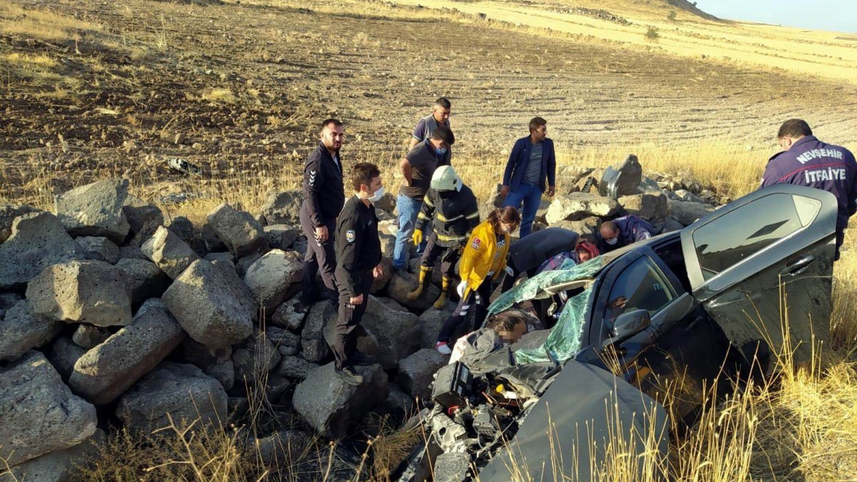 Nevşehir'de otomobil şarampole yuvarlandı: 1 ölü, 2 yaralı